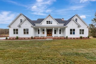 7483 Liberty Rd, Fairview, TN 37062