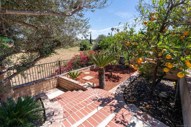 2481 Northmoor Dr, Corona, CA 92882