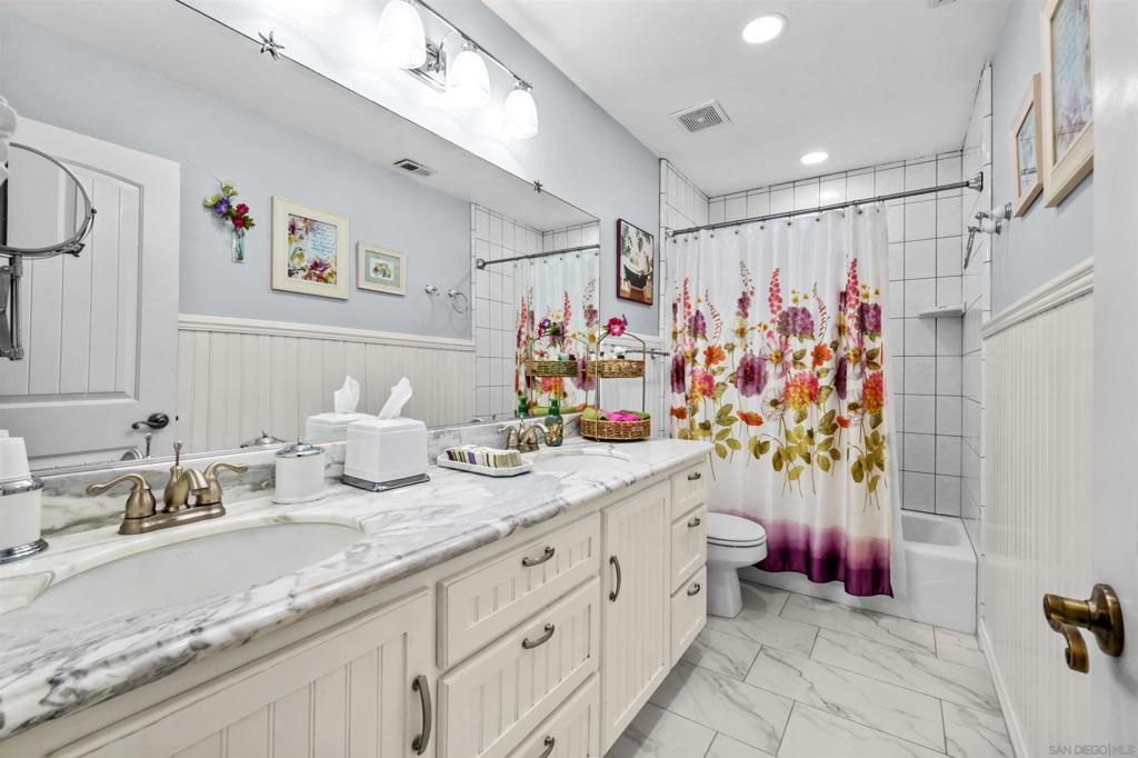 Image 18 of property listing at 2481 Northmoor Dr, Corona, CA 92882