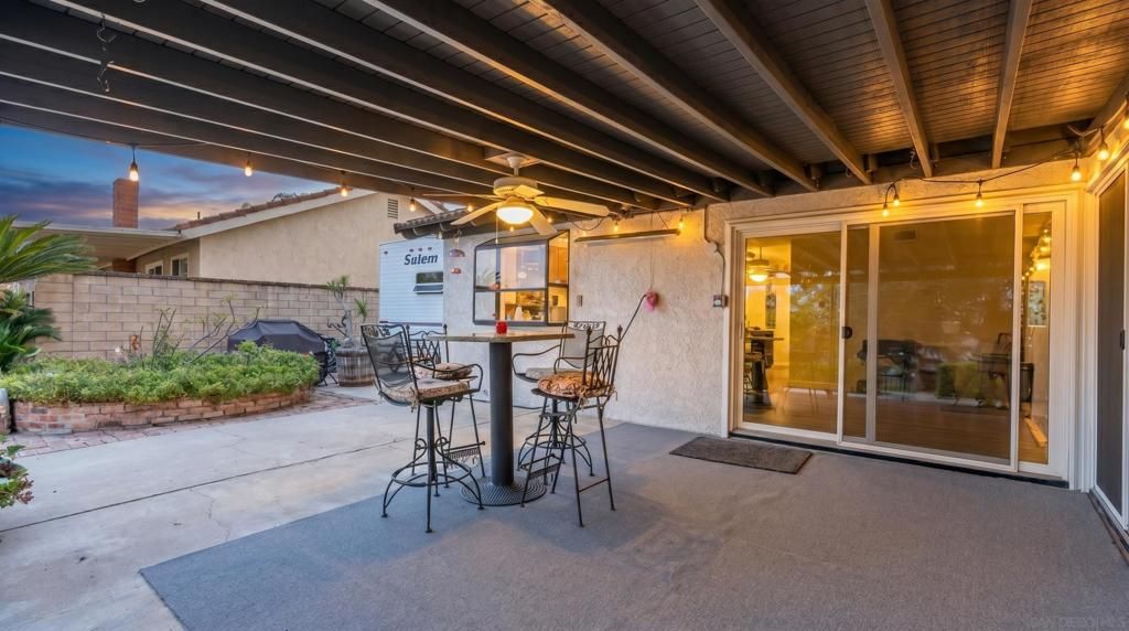 Image 25 of property listing at 2481 Northmoor Dr, Corona, CA 92882