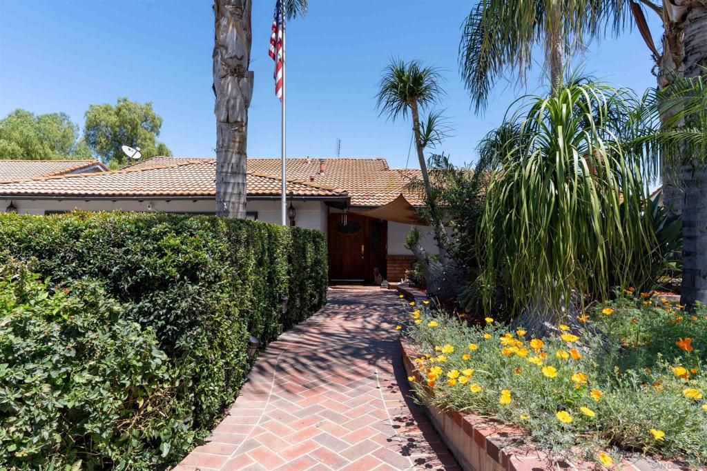 Image 31 of property listing at 2481 Northmoor Dr, Corona, CA 92882
