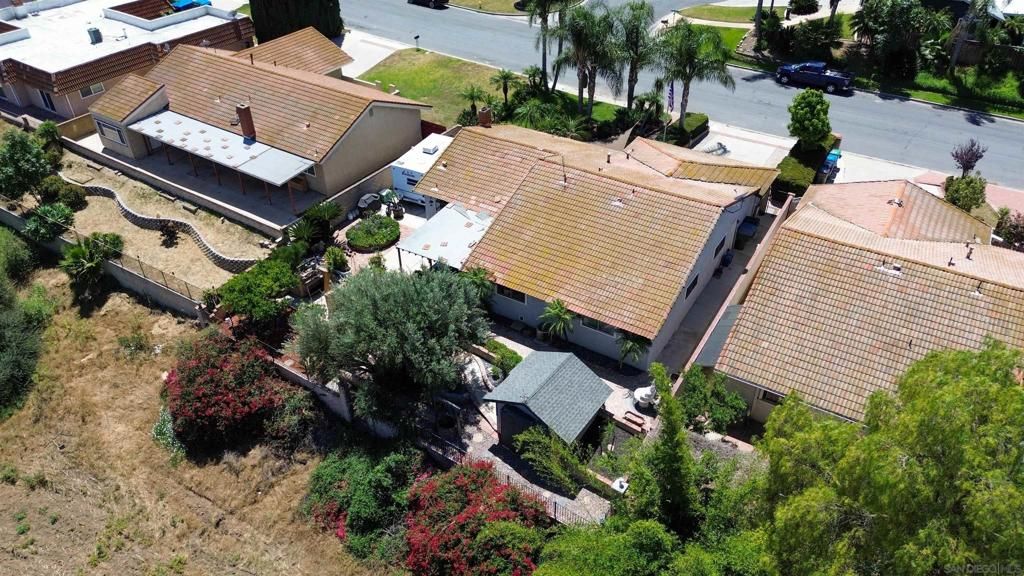 Image 35 of property listing at 2481 Northmoor Dr, Corona, CA 92882