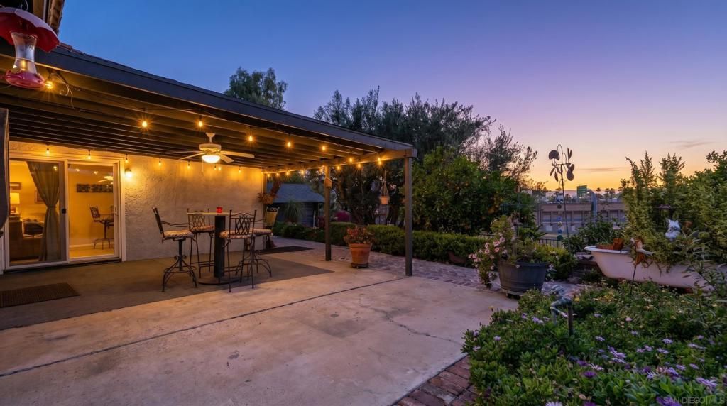 Image 4 of property listing at 2481 Northmoor Dr, Corona, CA 92882