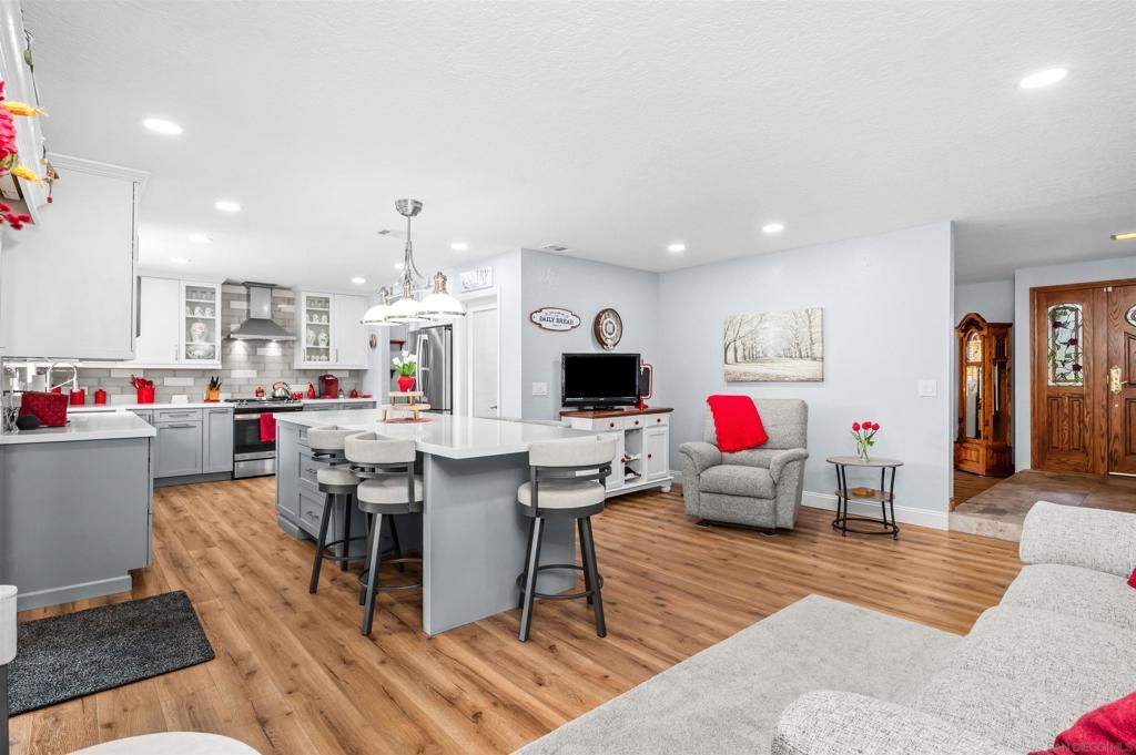 Image 9 of property listing at 2481 Northmoor Dr, Corona, CA 92882