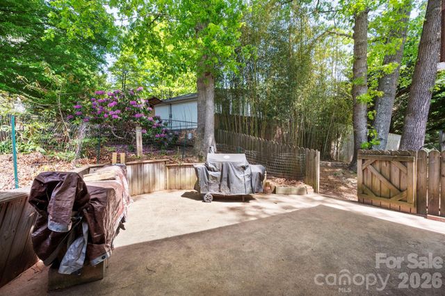 305 Melody Circle, Swannanoa, NC 28778