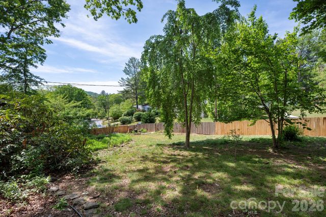 305 Melody Circle, Swannanoa, NC 28778
