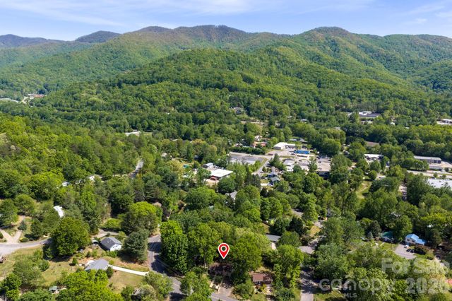 305 Melody Circle, Swannanoa, NC 28778
