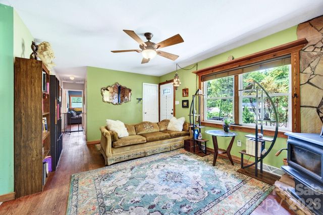 305 Melody Circle, Swannanoa, NC 28778