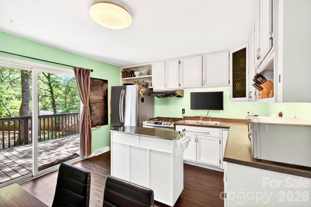305 Melody Circle, Swannanoa, NC 28778