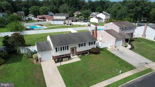 95 LINCOLN DR, Clementon, NJ 08021