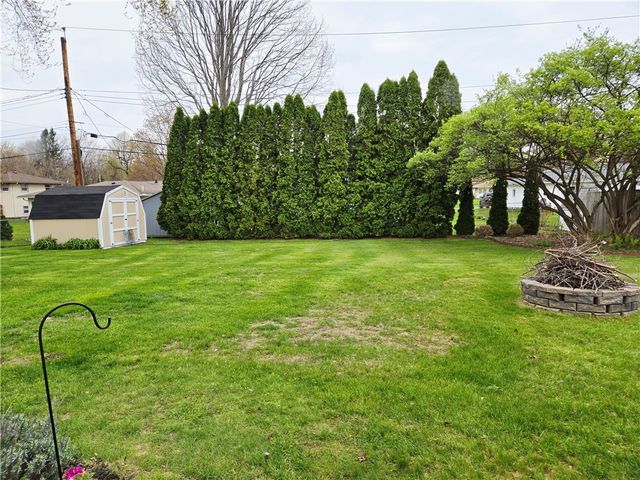38 Shadmore Drive, Greece, NY 14626