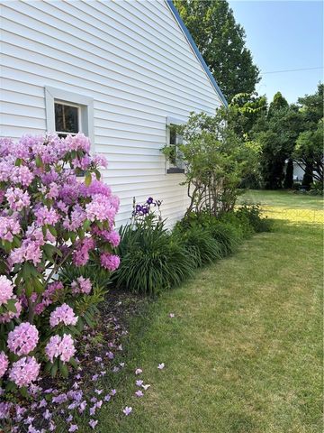 38 Shadmore Drive, Greece, NY 14626