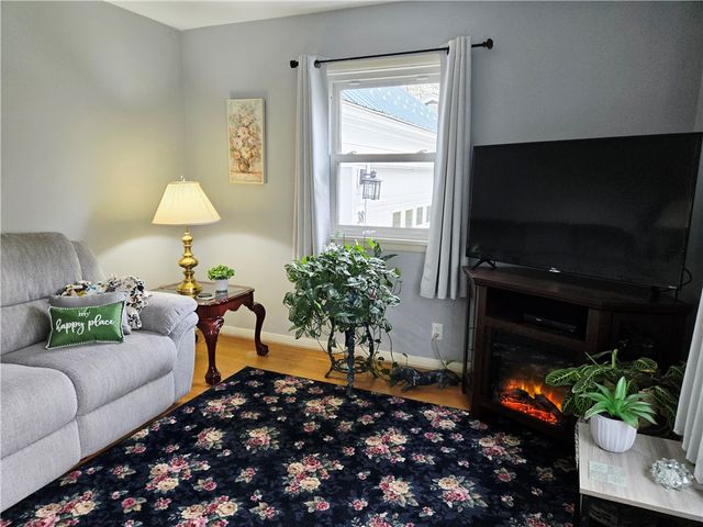 38 Shadmore Drive, Greece, NY 14626