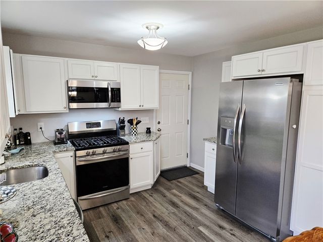 38 Shadmore Drive, Greece, NY 14626