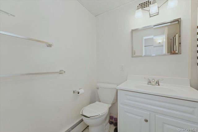 222 Smith Street 2E, Freeport, NY 11520