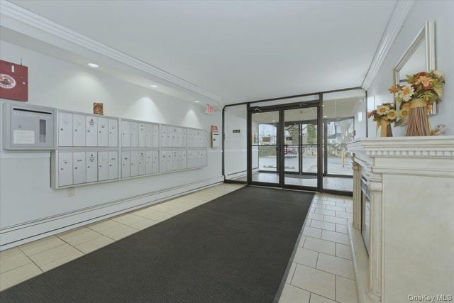 222 Smith Street 2E, Freeport, NY 11520