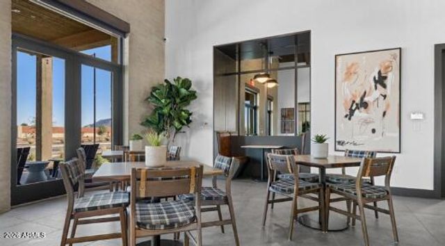 20484 E SONOQUI Boulevard, Queen Creek, AZ 85142