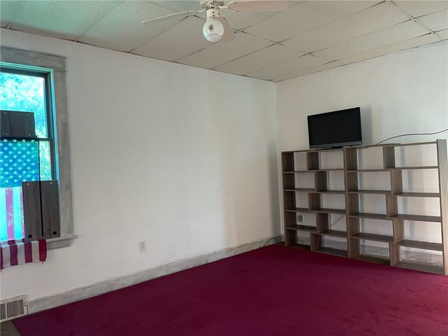 126 Elmwood St, Union Twp, PA 16101