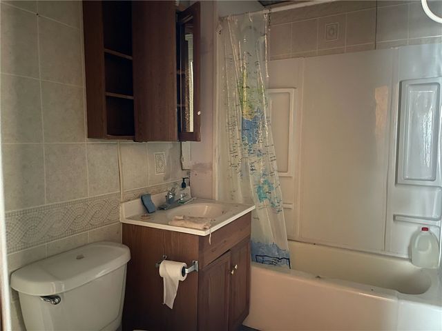 126 Elmwood St, Union Twp, PA 16101