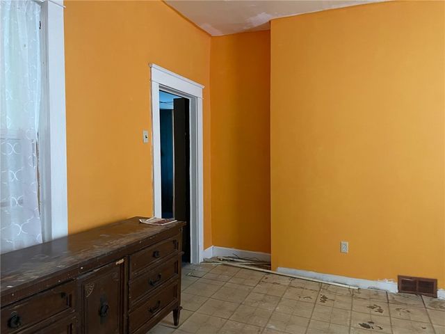 126 Elmwood St, Union Twp, PA 16101