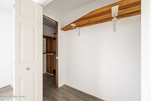 2905 Fordhaven Rd, Louisville, KY 40214