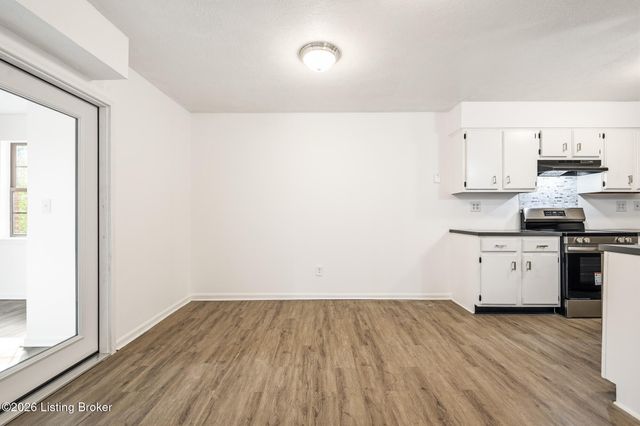 2905 Fordhaven Rd, Louisville, KY 40214