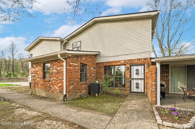 2905 Fordhaven Rd, Louisville, KY 40214