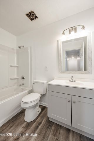 2905 Fordhaven Rd, Louisville, KY 40214