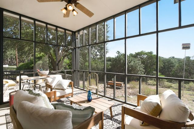 462 SUNCREST DR, New Braunfels, TX 78132