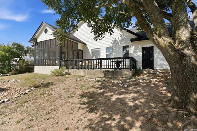 462 SUNCREST DR, New Braunfels, TX 78132