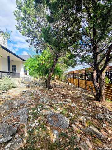 462 SUNCREST DR, New Braunfels, TX 78132