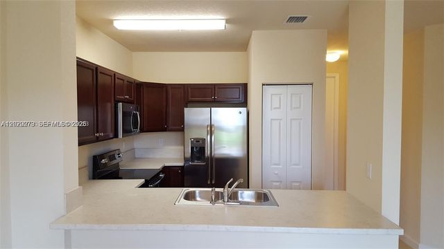 142 SE 28th Ter 7, Homestead, FL 33033