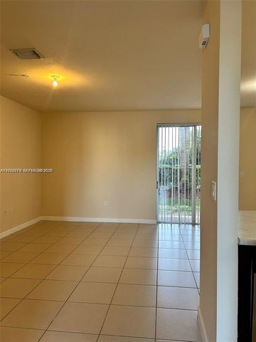 142 SE 28th Ter 7, Homestead, FL 33033