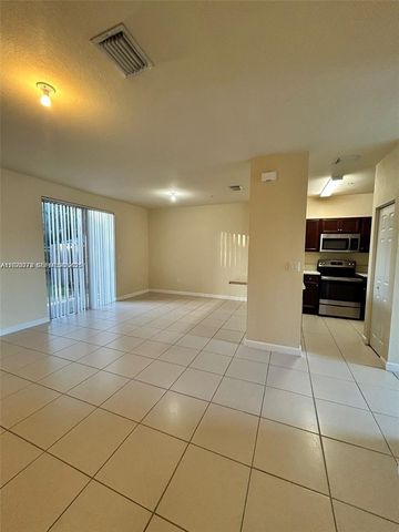 142 SE 28th Ter 7, Homestead, FL 33033