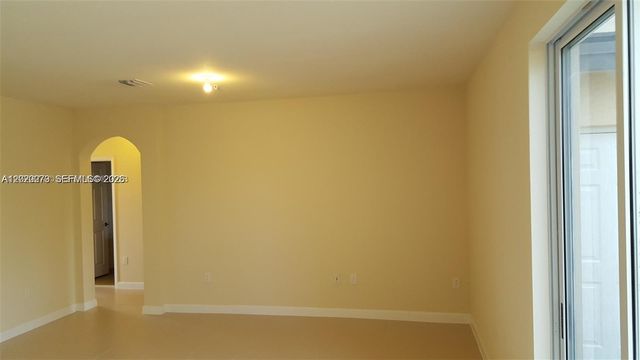 142 SE 28th Ter 7, Homestead, FL 33033
