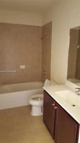 142 SE 28th Ter 7, Homestead, FL 33033