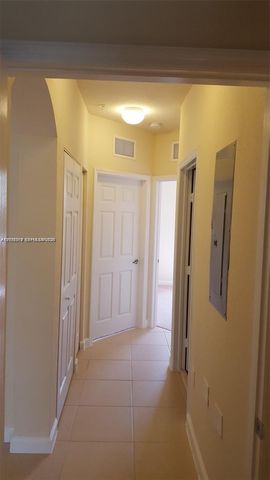 142 SE 28th Ter 7, Homestead, FL 33033