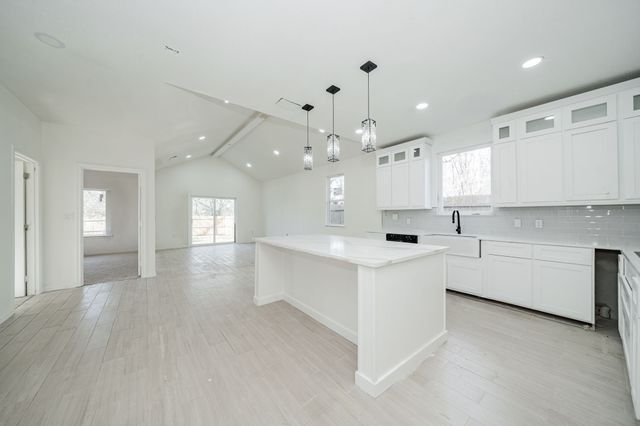 373 5TH Street NW, Paris, TX 75460