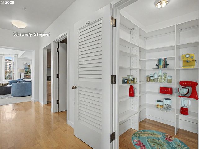 2445 Nw Westover Rd 202, Portland, OR 97210