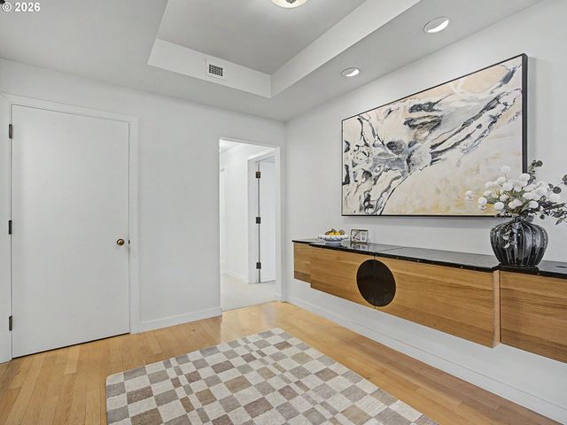 2445 Nw Westover Rd 202, Portland, OR 97210