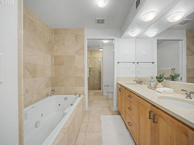 2445 Nw Westover Rd 202, Portland, OR 97210