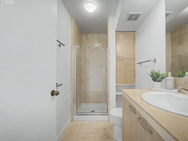 2445 Nw Westover Rd 202, Portland, OR 97210