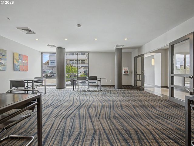 2445 Nw Westover Rd 202, Portland, OR 97210