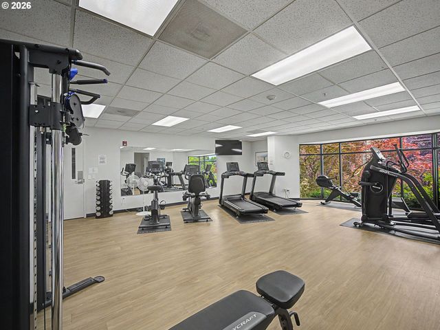 2445 Nw Westover Rd 202, Portland, OR 97210