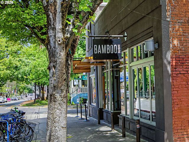 2445 Nw Westover Rd 202, Portland, OR 97210