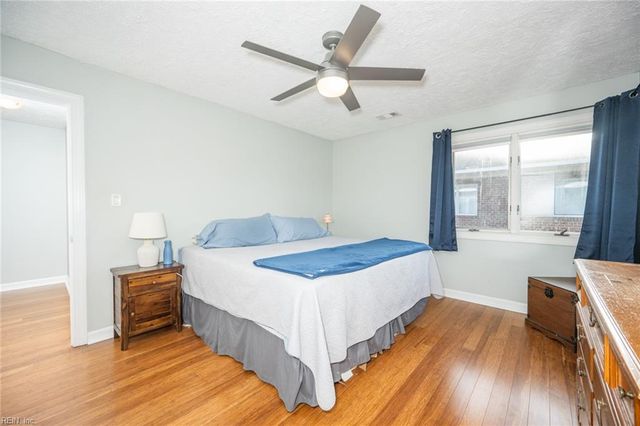 1250 Foursome LN, Virginia Beach, VA 23455