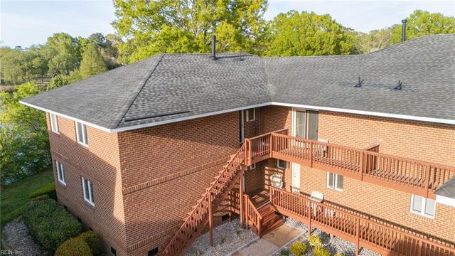 1250 Foursome LN, Virginia Beach, VA 23455