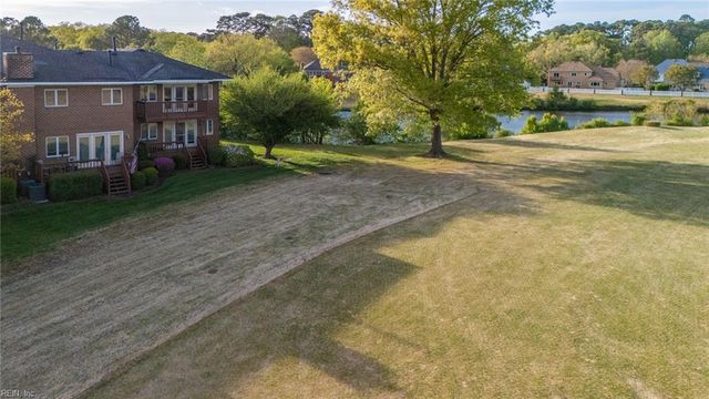 1250 Foursome LN, Virginia Beach, VA 23455