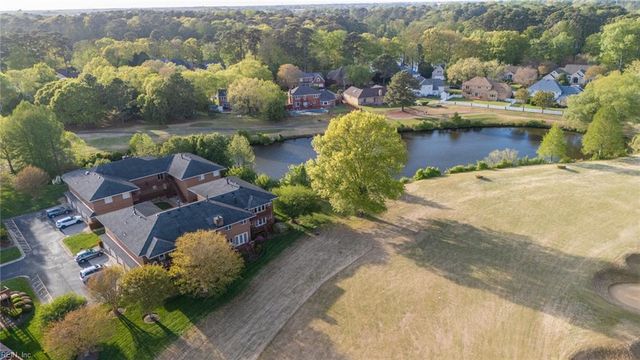 1250 Foursome LN, Virginia Beach, VA 23455