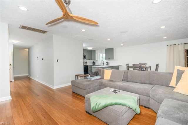 1250 Foursome LN, Virginia Beach, VA 23455